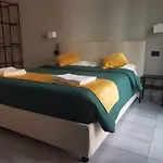 Hi Relais Neapel